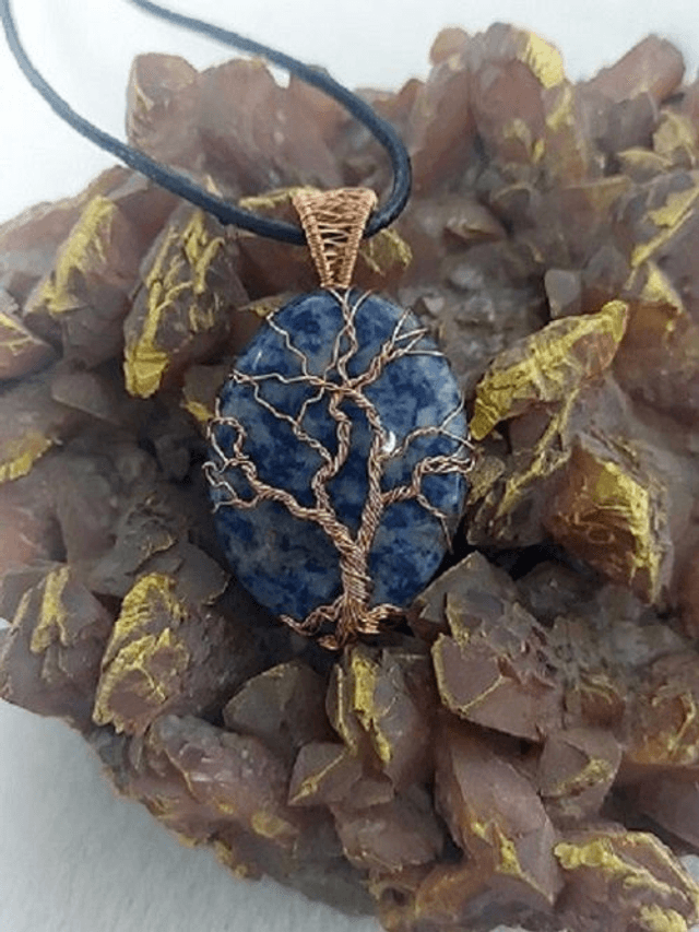 ARBRE DE VIE COULEUR CUIVRE SUR SODALITE MOUCHETE