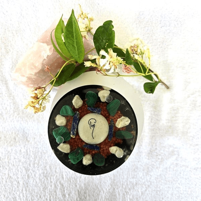Orgonite dôme symbole OM 10 cm