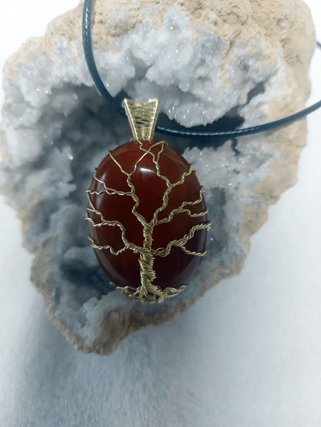 ARBRE DE VIE COULEUR OR SUR CORNALINE
