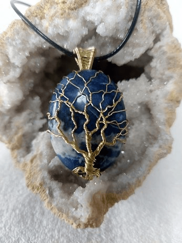 Arbre de vie couleur or sur sodalite marbré