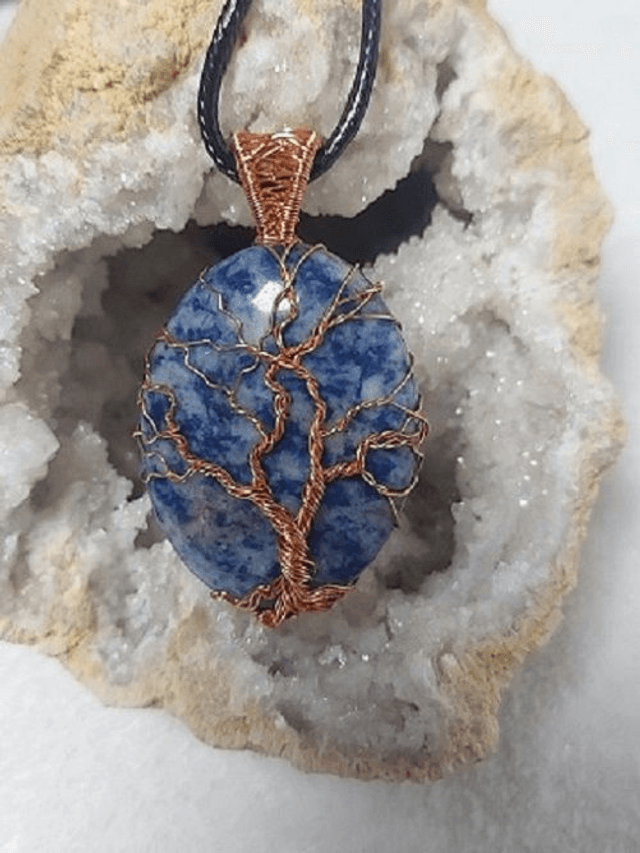ARBRE DE VIE COULEUR CUIVRE SUR SODALITE MOUCHETE