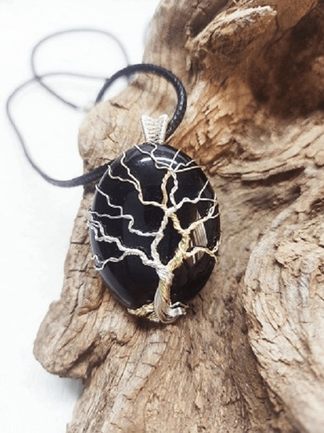 ARBRE DE VIE COULEUR OR SUR ONYX NOIRE