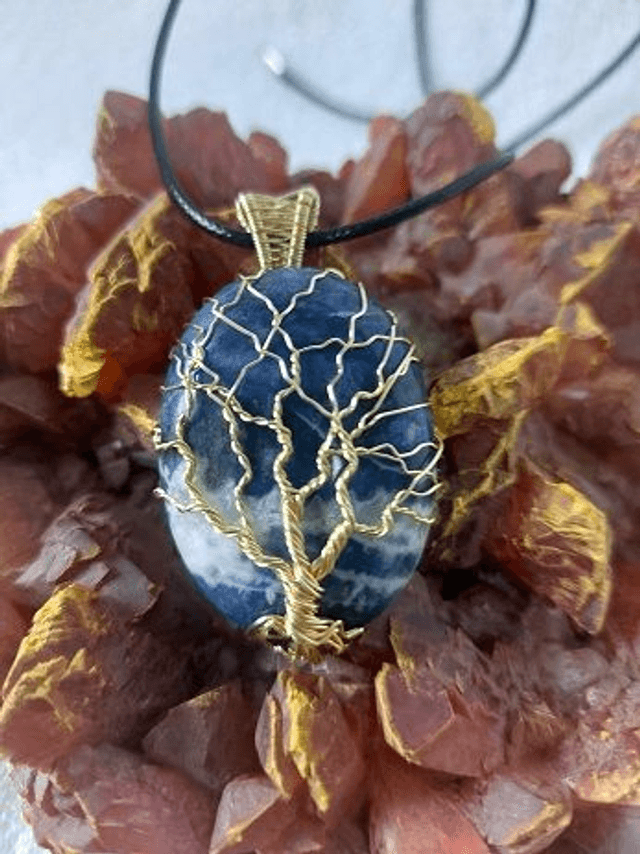 Arbre de vie couleur or sur sodalite marbré