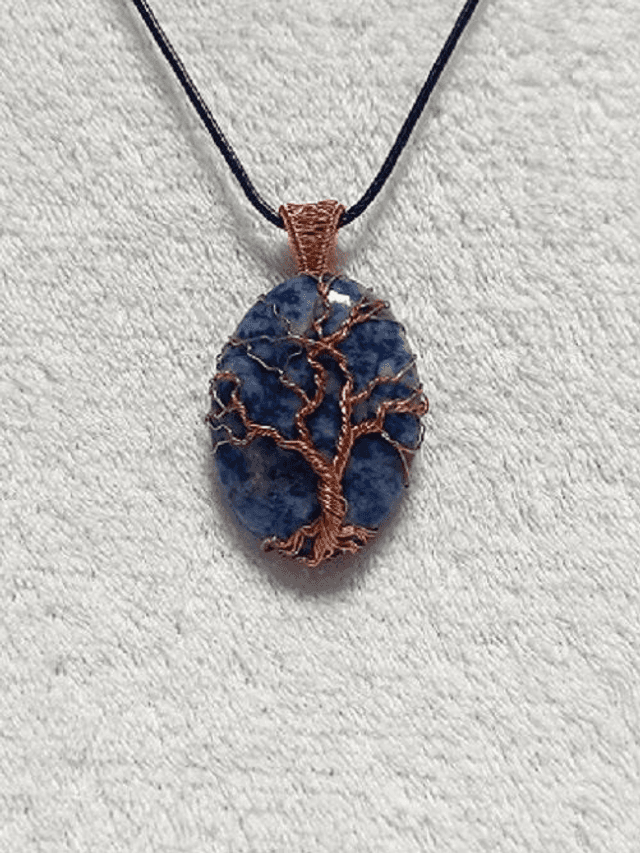 ARBRE DE VIE COULEUR CUIVRE SUR SODALITE MOUCHETE